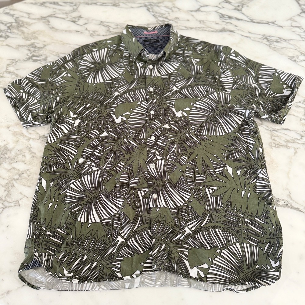 Ted Baker, Men's‎ Green & White  Short Sleeve Shirt, Size 7 (X-Large)